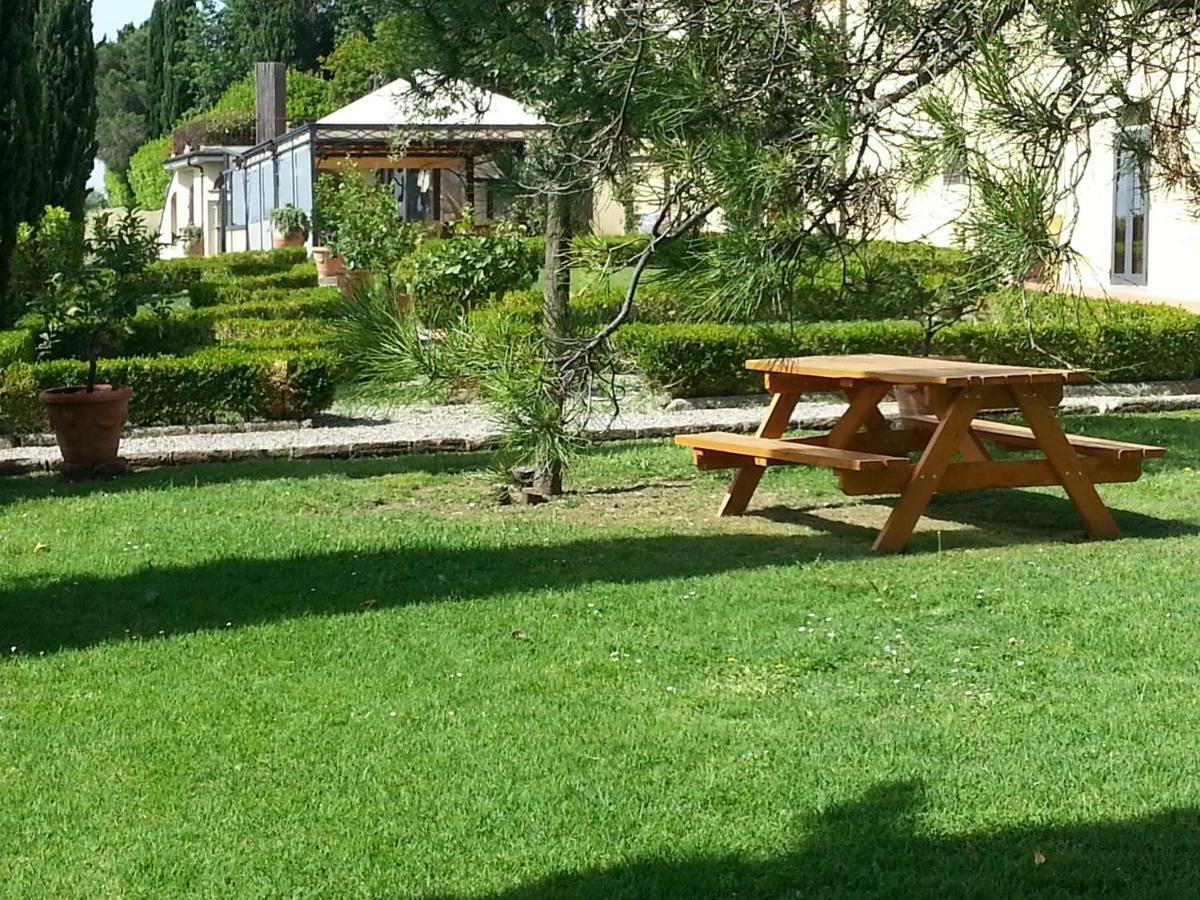 Casale Di Valle Villa วินชี ภายนอก รูปภาพ